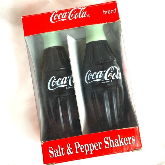 1996 Coca Cola Salt and Pepper Shakers Vintage NIB - Picture 2 of 6